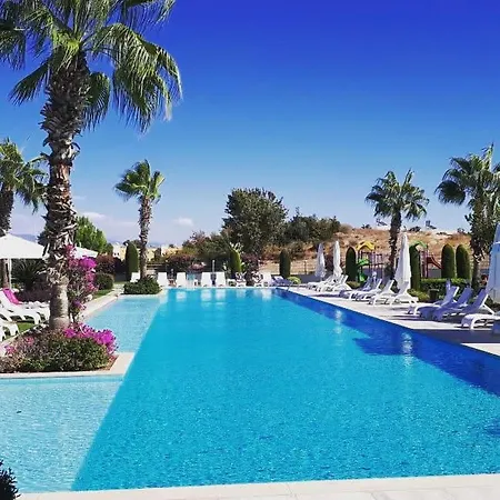 Babylon Luxury With Private Pool And Indoor Heated Pool Otel 4*