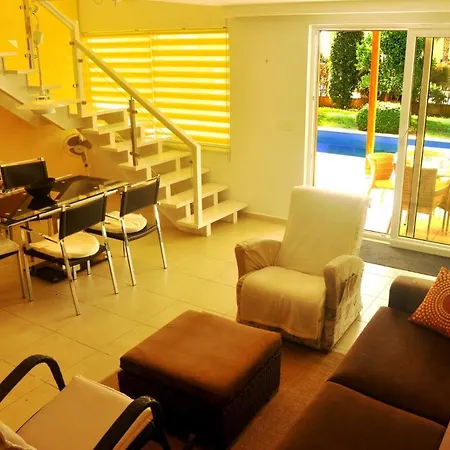 Babylon Luxury With Private Pool And Indoor Heated Pool Otel Side