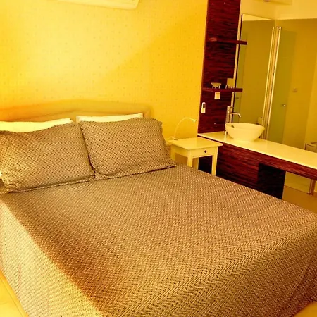 Otel Babylon Luxury With Private Pool And Indoor Heated Pool 4*