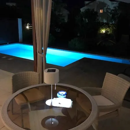 Babylon Luxury With Private Pool And Indoor Heated Pool Side
